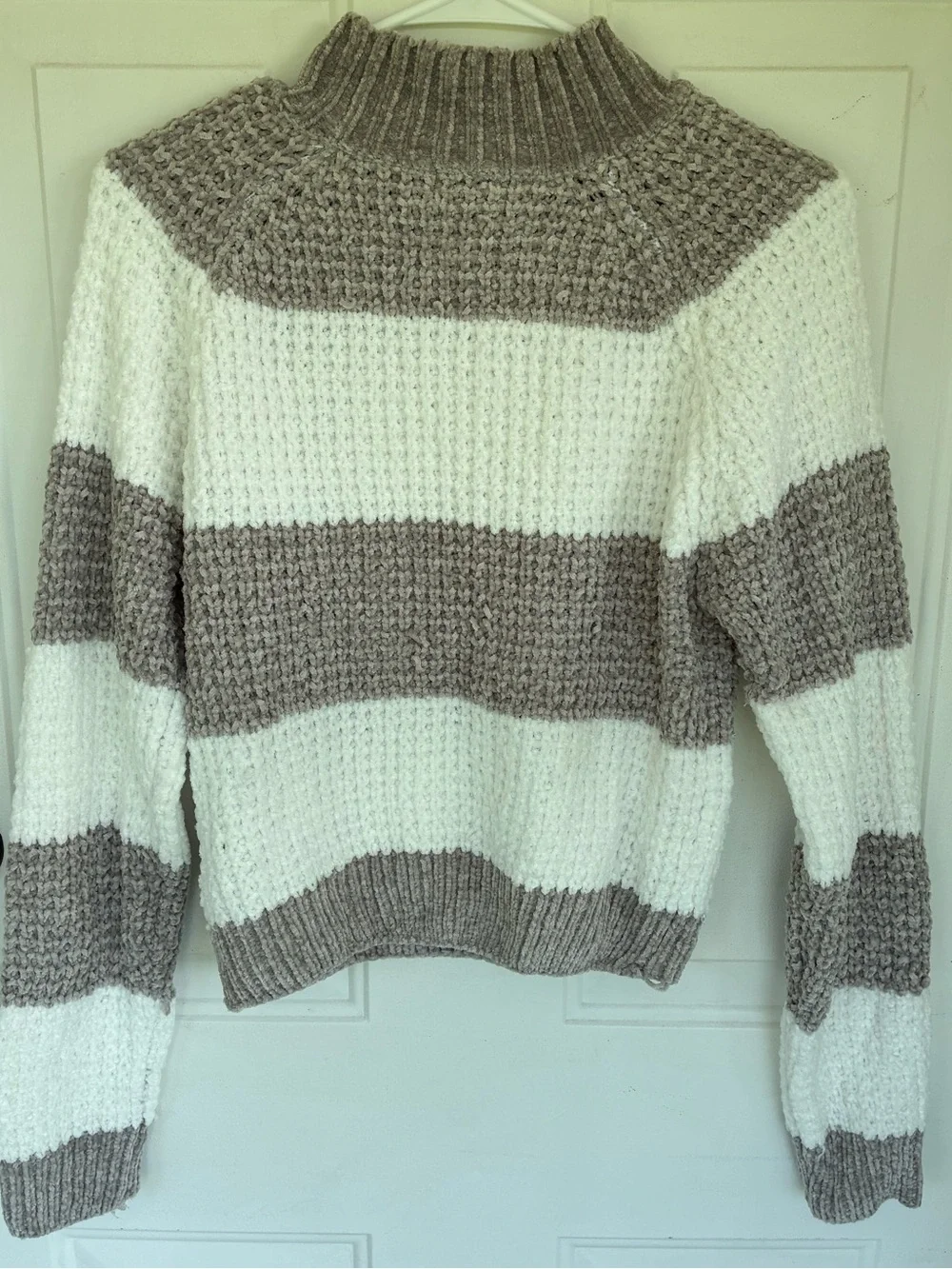 Poof Apparel Women’s Chenille Mock Neck Cropped Sweater Size Medium